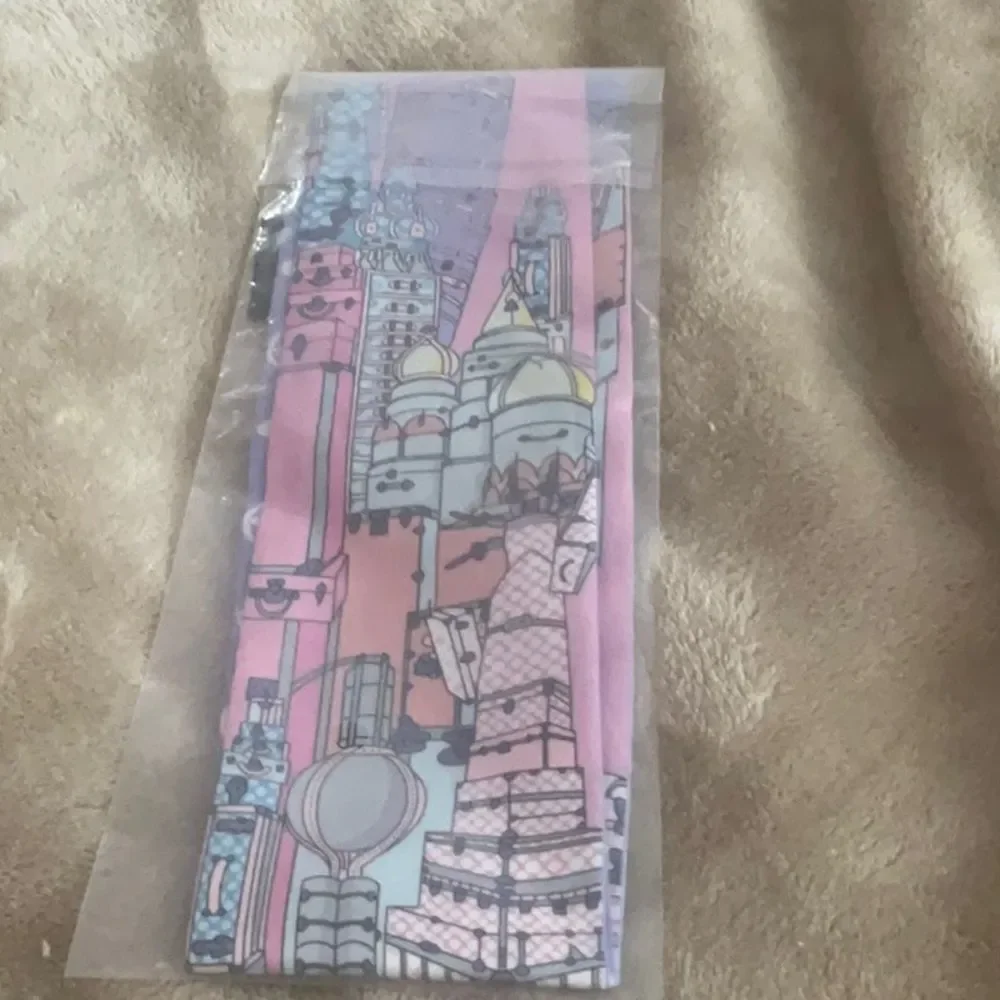 Designer-Style French-Girl Purple & Pink City-Scape Blossom Print Twilly Scarf